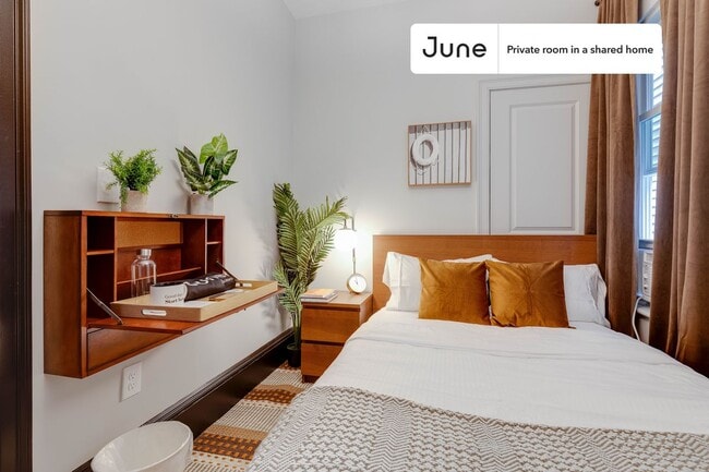 Private bedroom in 3 bed/1 bath Home in Boston, MA - Building Photo - Building Photo