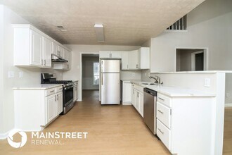 7915 Clearview Cir in Riverdale, GA - Foto de edificio - Building Photo