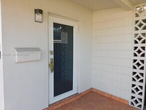 620 NW 58th Ct in Miami, FL - Building Photo - Building Photo