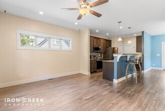 134 Unaka Ave in Asheville, NC - Building Photo - Building Photo