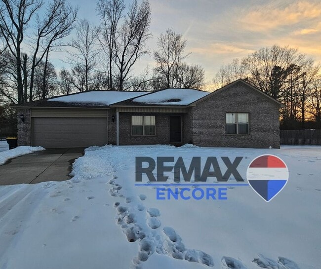 property at 27 Patti Cv