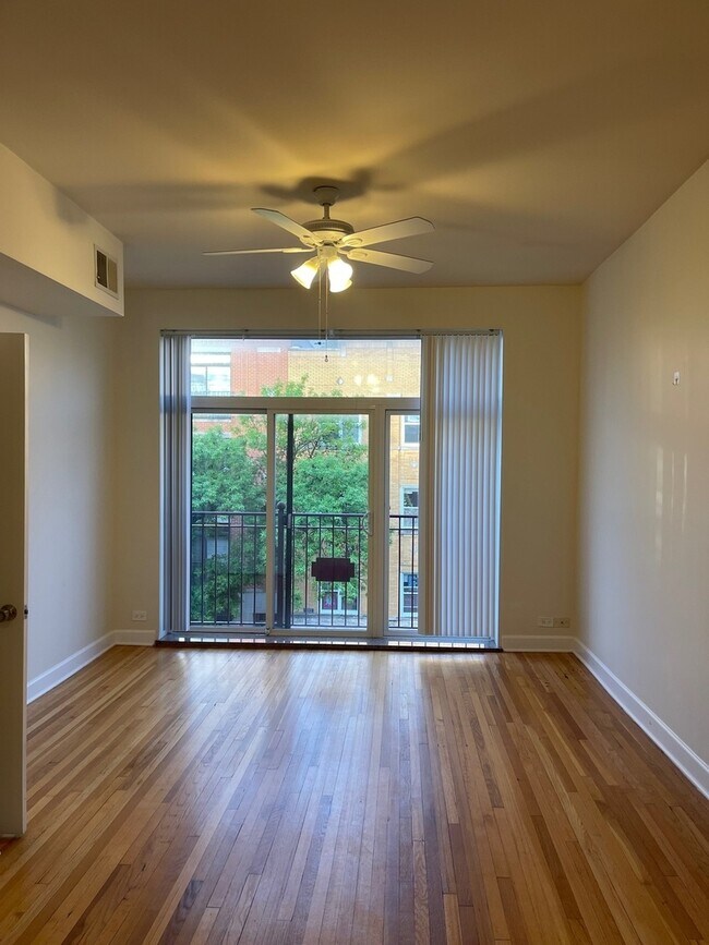908 N Damen Ave in Chicago, IL - Building Photo - Building Photo