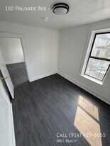 160 Palisade Ave in Yonkers, NY - Building Photo