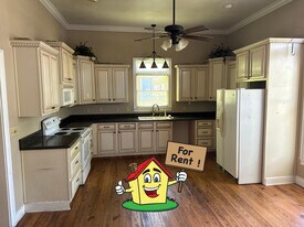 206 Page St, Unit B in Eastman, GA - Building Photo