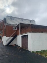 827 Garlow Blvd in Pittsburgh, PA - Building Photo - Building Photo