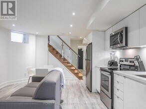 20 St Annes Rd in Toronto, ON - Building Photo - Building Photo