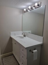 2277 S Kirkwood Rd in Houston, TX - Building Photo - Building Photo