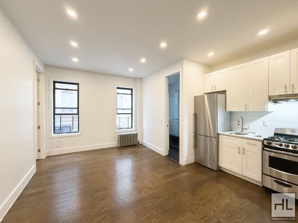 EASTERN PARKWAY / Rent Stabilized  Crown Heights 1-Bed 1-Bath / Prospect Park in Brooklyn, NY - Building Photo