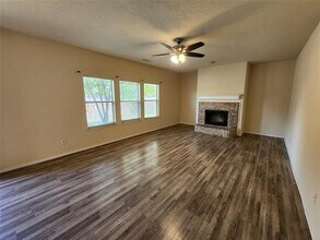 10520 Winding Passage Way in Fort Worth, TX - Building Photo - Building Photo