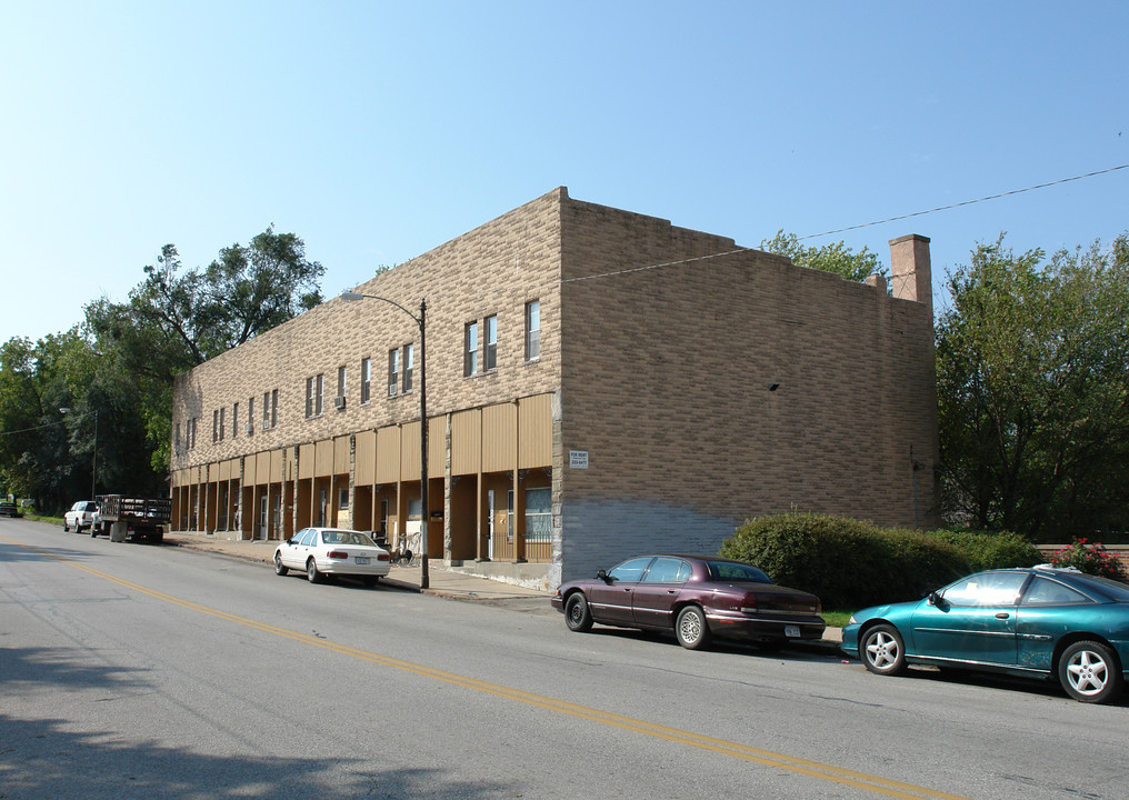 2416 S 16th St in Omaha, NE - Foto de edificio