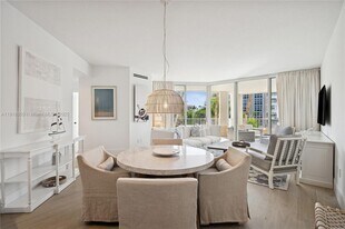 705 Crandon Blvd in Key Biscayne, FL - Building Photo