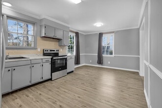 817 Edgewood Dr in Jacksonville, NC - Building Photo - Building Photo