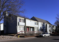 Buckingham Oaks in Aurora, CO - Building Photo - Building Photo