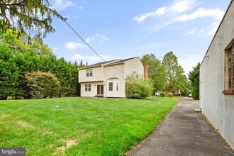 421 Lafayette St in Newtown, PA - Building Photo - Building Photo