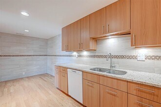 2001 Holcombe Blvd in Houston, TX - Building Photo - Building Photo