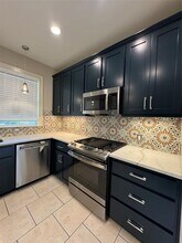 2911 E 5th St. in Austin, TX - Building Photo - Building Photo