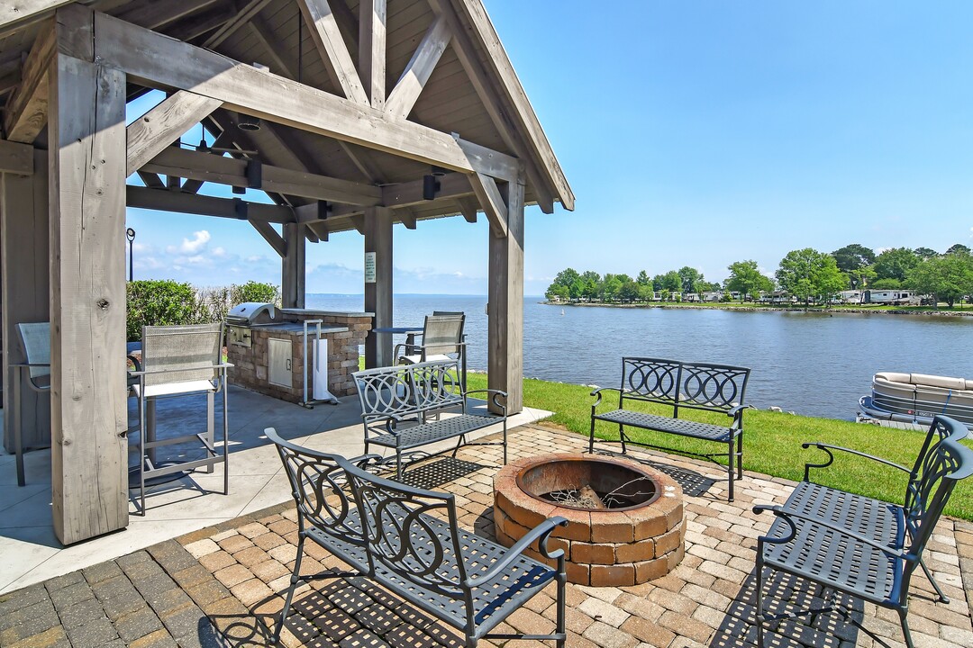 Lakeshore Pointe Apartment Homes in Brandon, MS - Foto de edificio