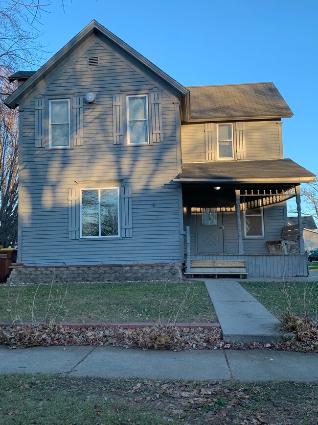452 N Franklin St, Unit Upper
