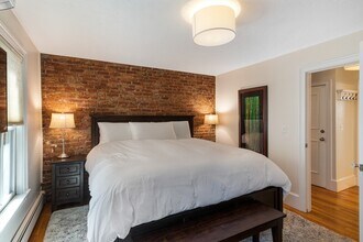 18 Dartmouth Pl, Unit 1 in Boston, MA - Foto de edificio - Building Photo