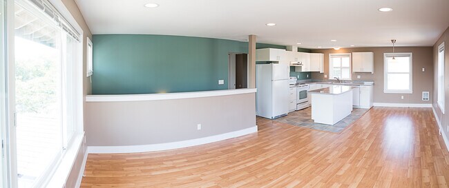2221 E Thomas St, Unit 3 in Seattle, WA - Building Photo - Building Photo