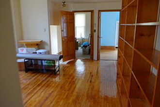449 Wheeler St N, Unit B in St. Paul, MN - Foto de edificio - Building Photo
