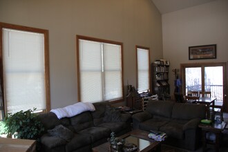 1338 Haley Ct in Suamico, WI - Building Photo - Building Photo