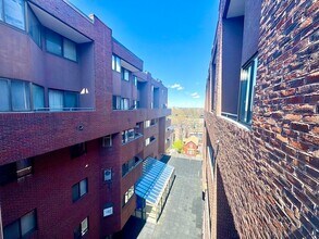 147 Kelton St, Unit 715 in Boston, MA - Foto de edificio - Building Photo