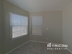 9002 W Palm Ln in Phoenix, AZ - Building Photo - Building Photo