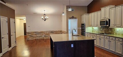 2335 Callaway Ct in Cumming, GA - Foto de edificio - Building Photo