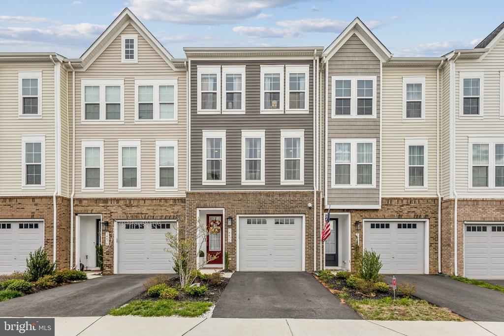 14472 Nebbiolo Dr in Gainesville, VA - Building Photo