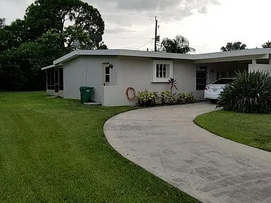 158 SE Lucero Dr in Port St. Lucie, FL - Foto de edificio - Building Photo