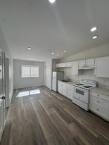 201 Eaton Way in Vista, CA - Building Photo