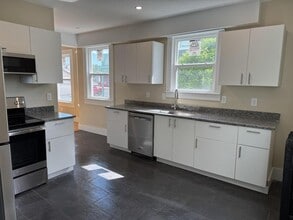 14 Elm St in Haverhill, MA - Building Photo - Building Photo