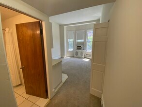 1223 Beacon St, Unit 105 in Brookline, MA - Building Photo - Building Photo