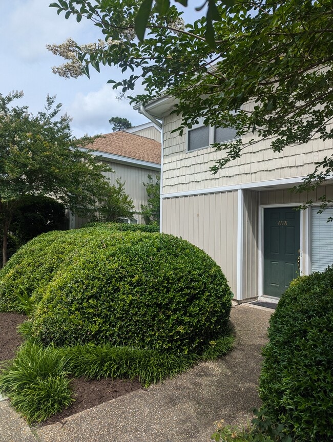 4178 Spirea Dr