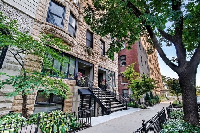 property at 82 E Elm St
