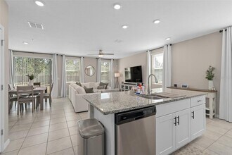 2519 Sweet Viburnum Wy in Ocoee, FL - Building Photo - Building Photo