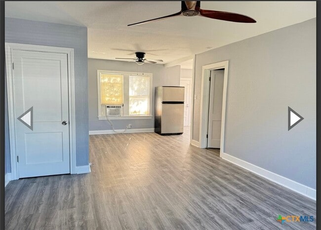 1003 E Sabine St in Victoria, TX - Building Photo - Building Photo