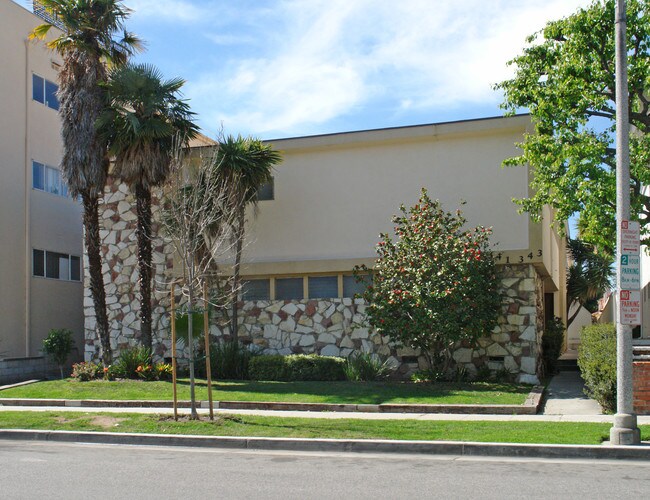 341-343 S Elm Dr in Beverly Hills, CA - Building Photo - Building Photo