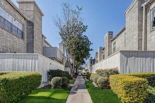 3800 Tanglewilde St in Houston, TX - Building Photo