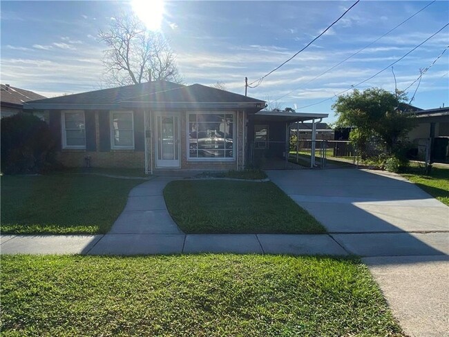 property at 421 N Atlanta St