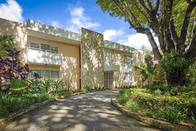 1235 Mariposa Ave in Coral Gables, FL - Building Photo - Building Photo