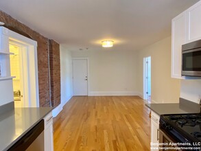 100 Harvard St, Unit 2 in Brookline, MA - Building Photo - Building Photo