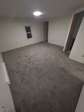 952 South St in Apulia Station, NY - Foto de edificio - Building Photo