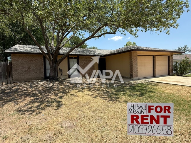 826 Thrasher Dr in San Antonio, TX - Building Photo - Building Photo