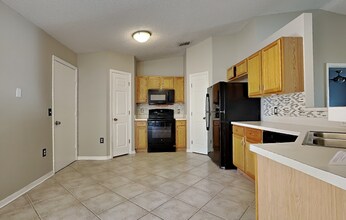 6908 Waterbrook Ct in Gibsonton, FL - Building Photo - Building Photo