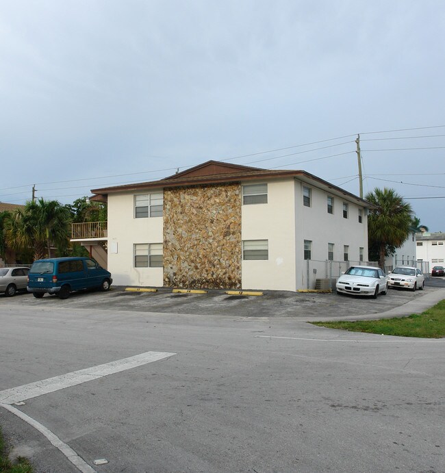 3651-3671 SW 60th Ter in Fort Lauderdale, FL - Building Photo - Building Photo