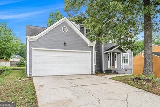 7023 Grinder Dr in Austell, GA - Building Photo - Building Photo