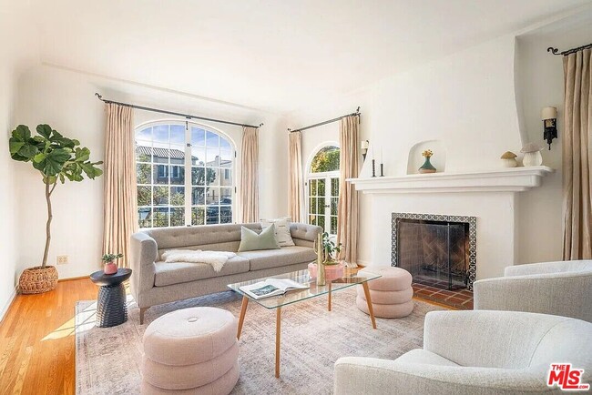 property at 833 S Curson Ave