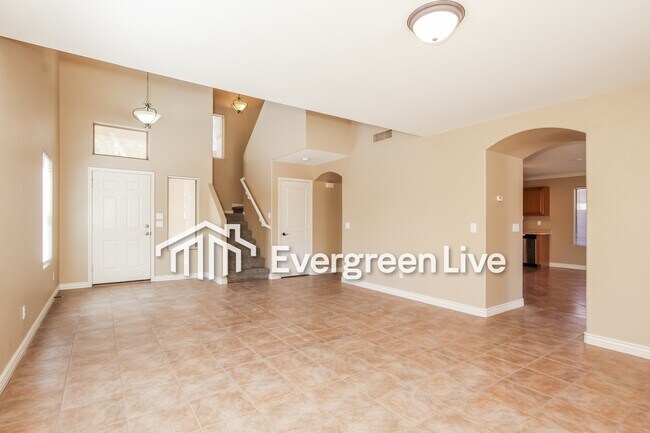 8032 W Preston Ln in Phoenix, AZ - Foto de edificio - Building Photo